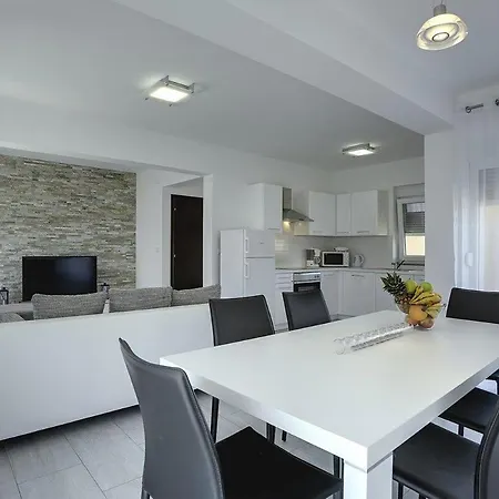 Ferienhaus Lara 2 *
