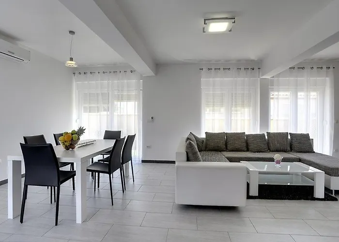 빌라 Lara 2 Ližnjan