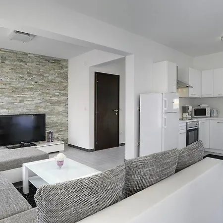 Villa Lara 2