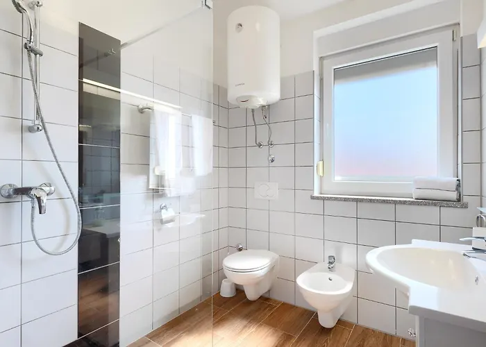 Lara 2 Villa Ližnjan